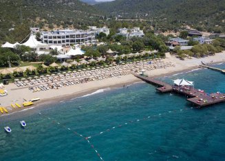 Latanya Beach Resort