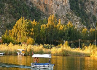 River Hotel