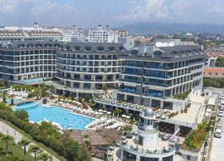 Commodore Elite Suites & Spa