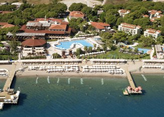 Crystal Flora Beach Resort