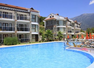 Golden Life Heights Deluxe Suite Hotel