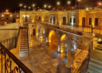 Golden Cave Suites