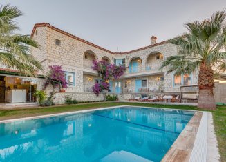 Ala&ccedil;atı Villa Fora Hotel