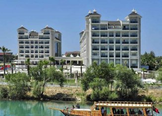 Lake & River Side Hotel & Spa