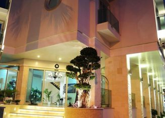 Alesta Yacht Hotel