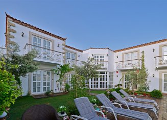 Bay C Hotel