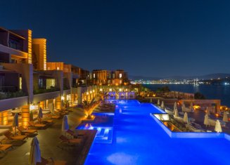Caresse a Luxury Collection Resort & Spa