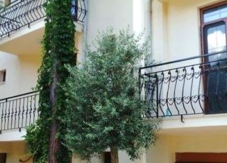 Petit Garden Hotel
