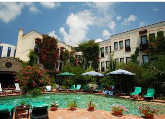 El Vino Hotel
