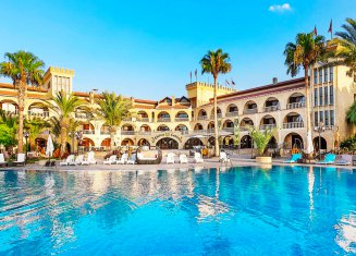 Le Chateau Lambousa Hotel