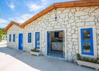 Risus Garden Hotel 
