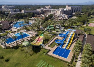 Crystal Tat Beach Golf Resort