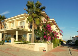 Kamer Suites & Hotel