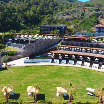 Manaspark Deluxe Hotel