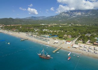 Pirates Beach Club
