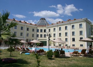 G&uuml;re Saruhan Termal Hotel