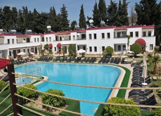 Club Cherry Family Suites