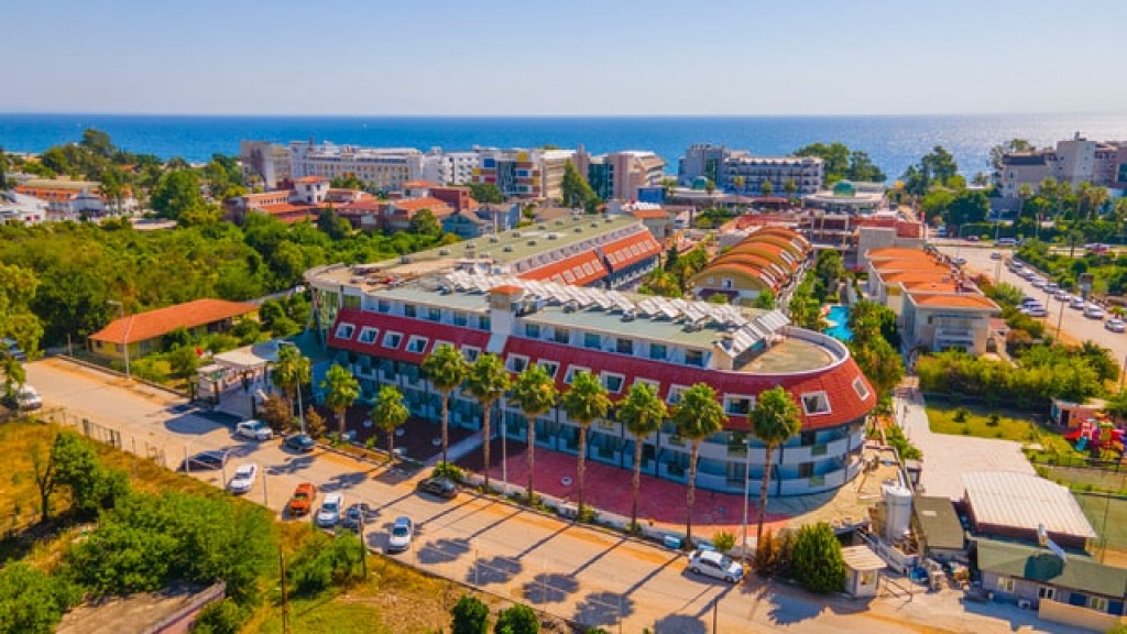 Dedeman Kemer Resort