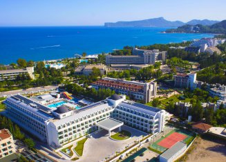 Karmir Resort & Spa