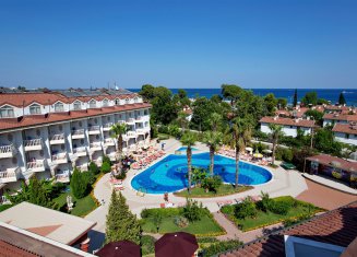 Larissa Sultans Beach