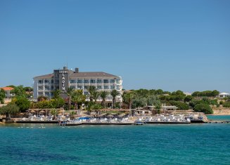 Ladin Otel